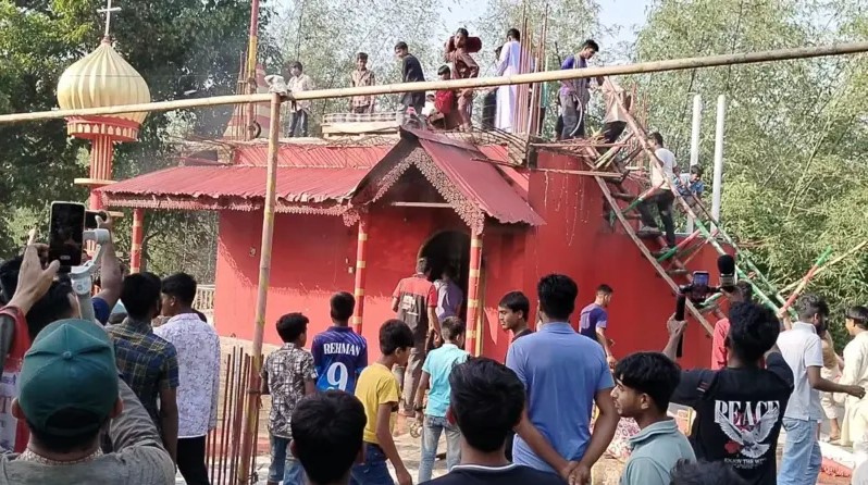 কুষ্টিয়ায় দরবারে হামলা চালিয়ে পীরকে কুপিয়ে হত্যা, কী হয়েছিল সেখানে?